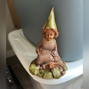 Tom Clark (Cairn Studio) Gnome, Jennie.  Mold Edition #44, 1983